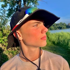 Meet your Posher, Connor